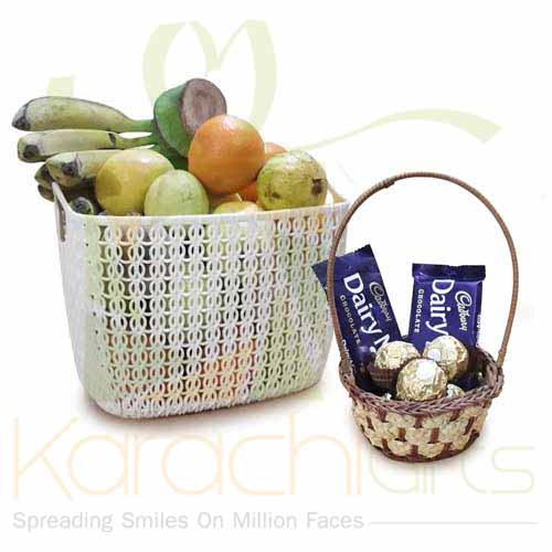 Fruits With Small Choc Basket