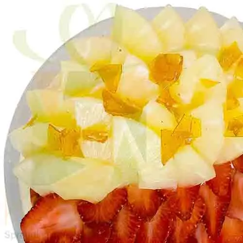 treslechepineapplestrawberrycakeam.webp