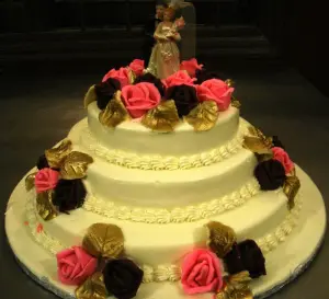Newly_weds_cake_art-Tart.webp