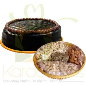 Cake And Dryfruits